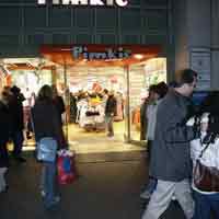 Long Shopping Night